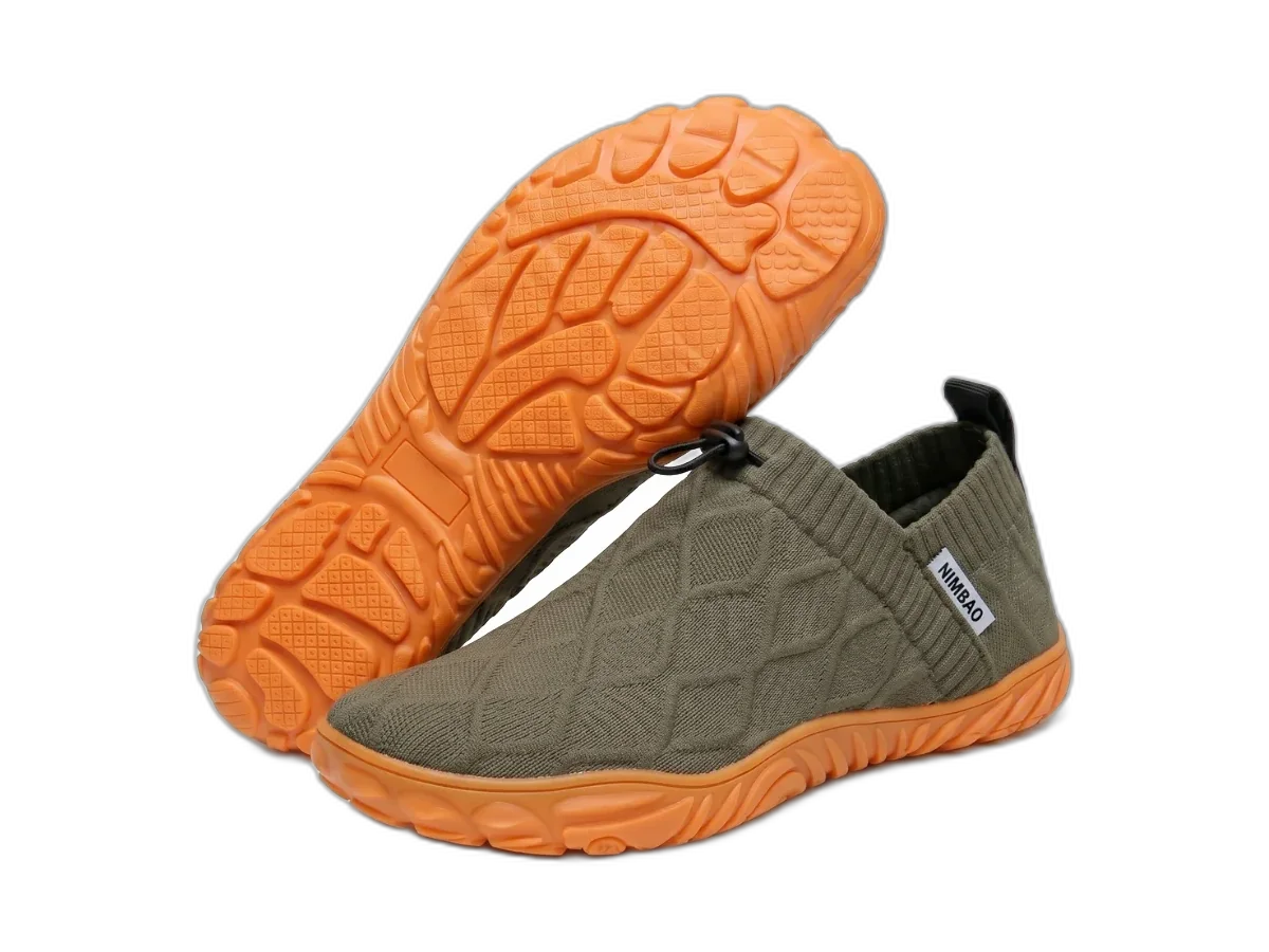 Nimbao Cloud Walk slip-on shoe with a roomy toe shape on a transparent background